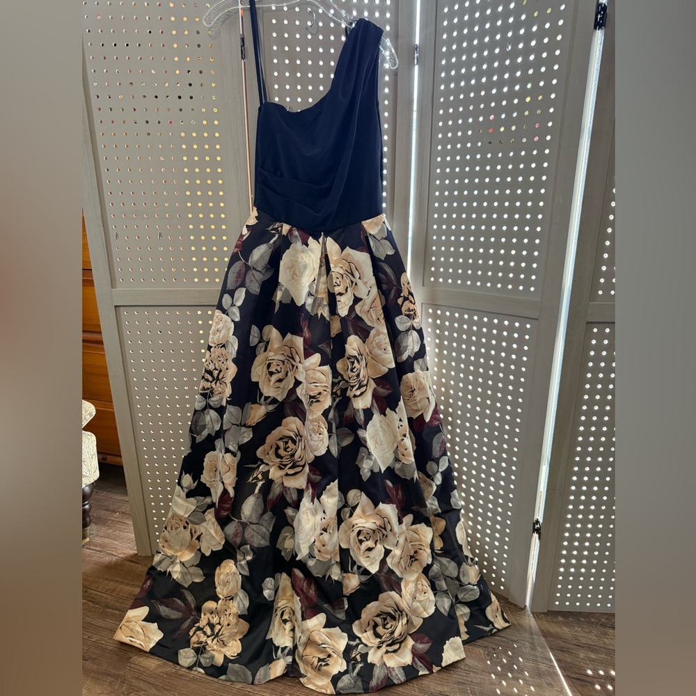Betsy & Adam Black and Cream Floral Maxi Dress